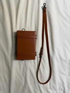 Men's Brown Leather Crossbody Bag - Minimal Strap Design